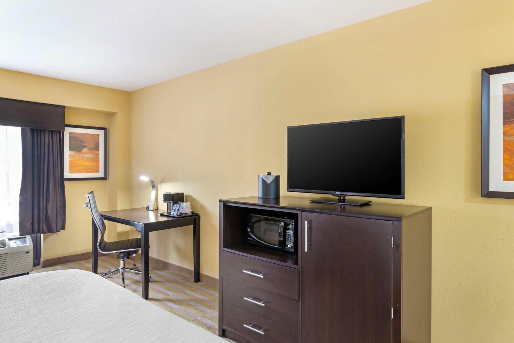 Best Western Plus Thornburg Inn & Suites Esterno foto
